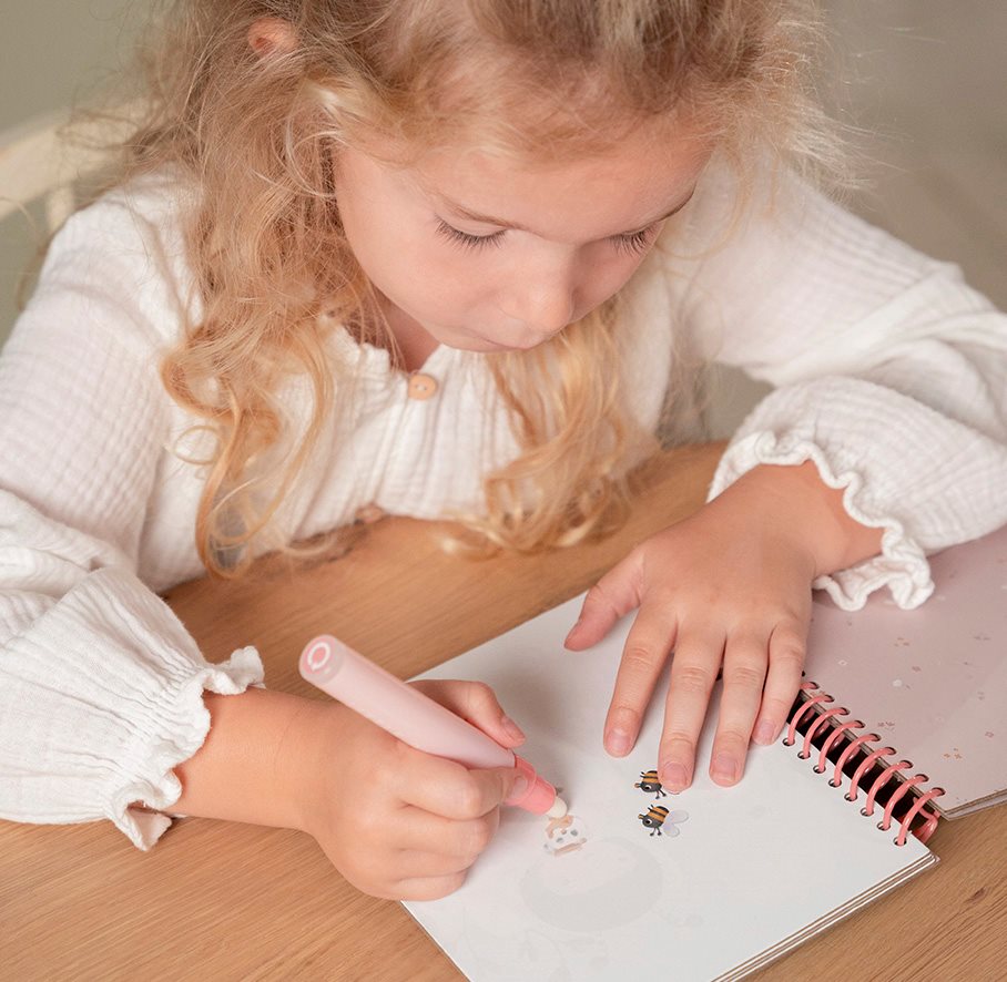 Little Dutch Water reveal book - Rosa & Friends