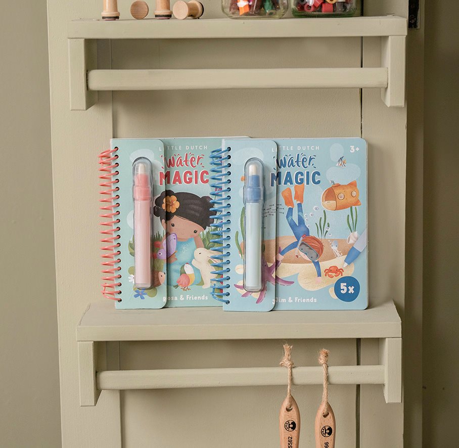 Little Dutch Water reveal book - Rosa & Friends