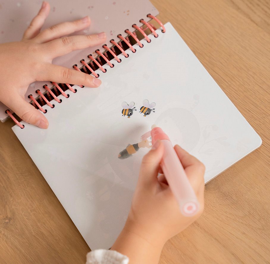 Little Dutch Water reveal book - Rosa & Friends