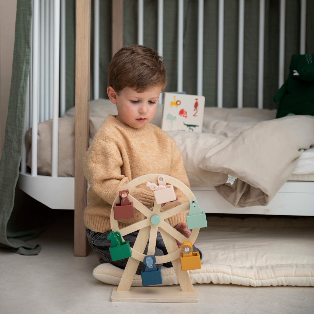 Trixie Wooden ferris wheel