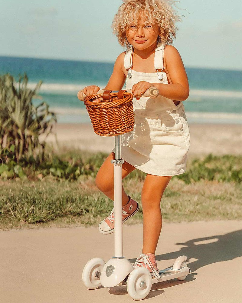 Banwood Scooter with Basket - White