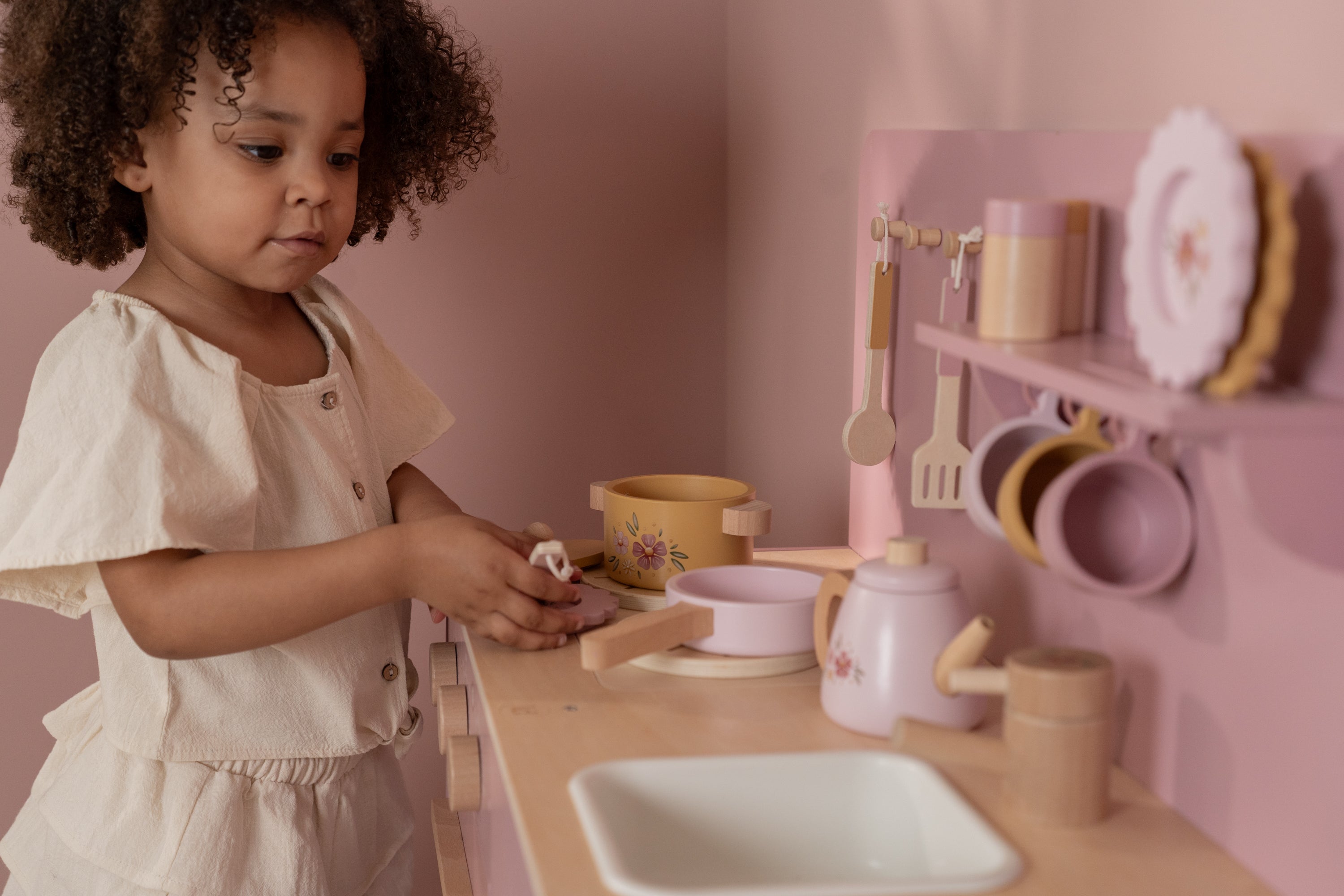 Little Dutch Pink Play Kitchen - Limited Edition