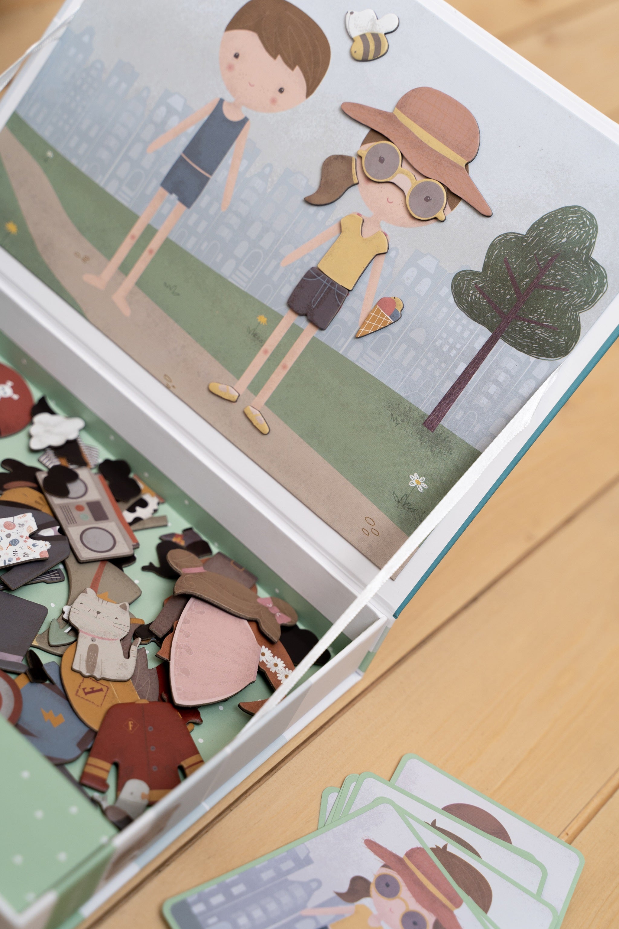 Little Dutch Magnetic Playboard Jim and Rosa - Dress Up