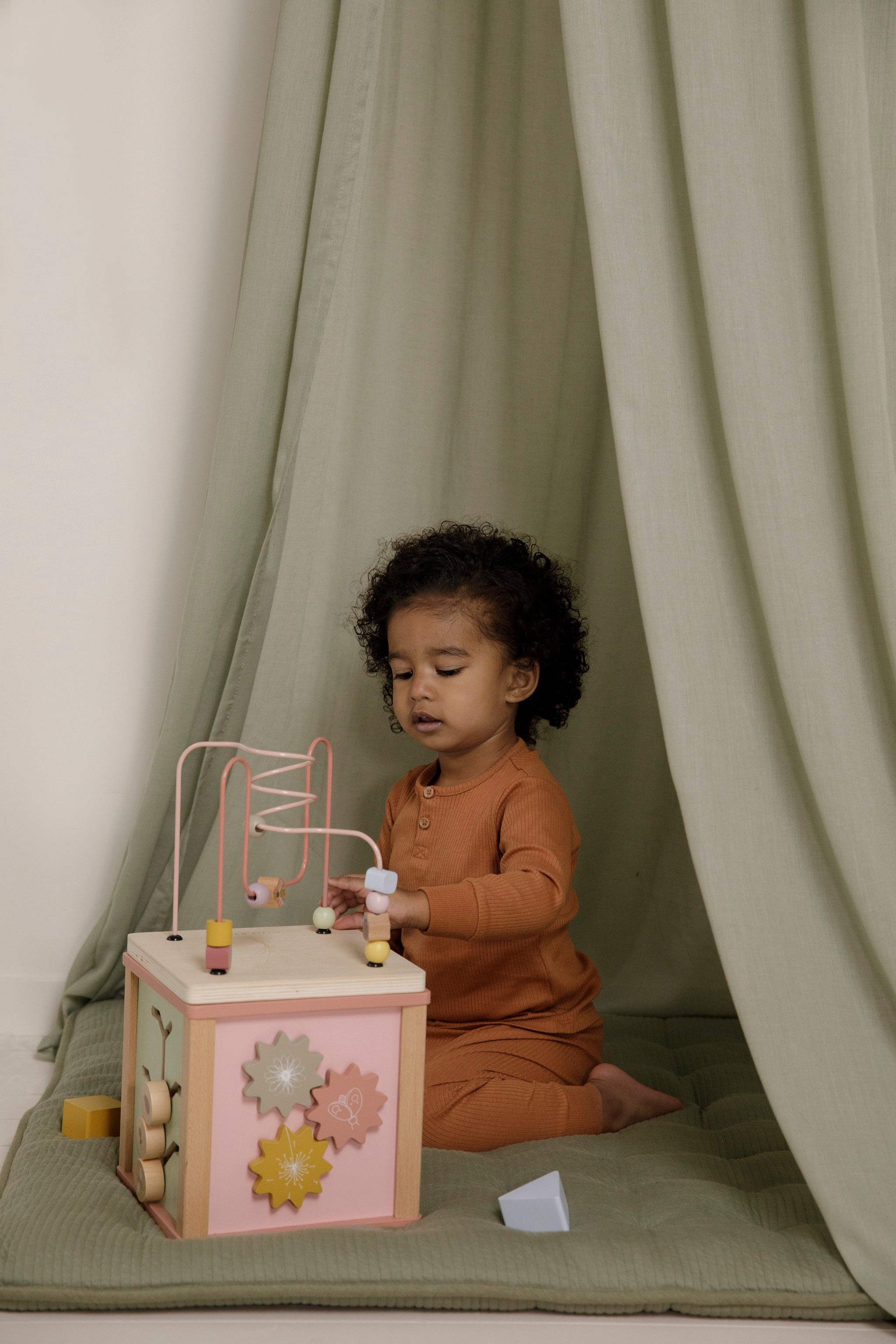 Activity Cube - Wild Flowers Pink