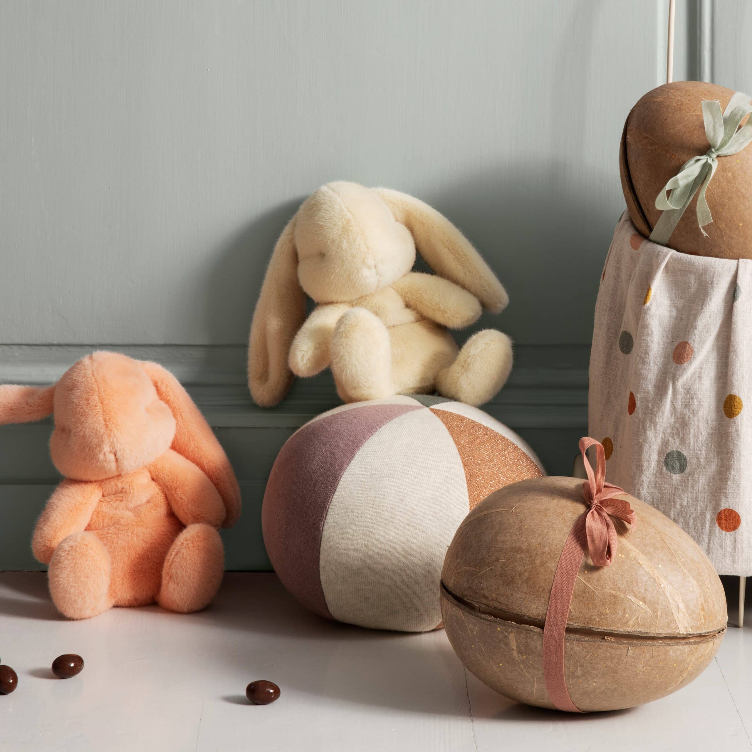 Maileg Plush Bunny in egg - Cream