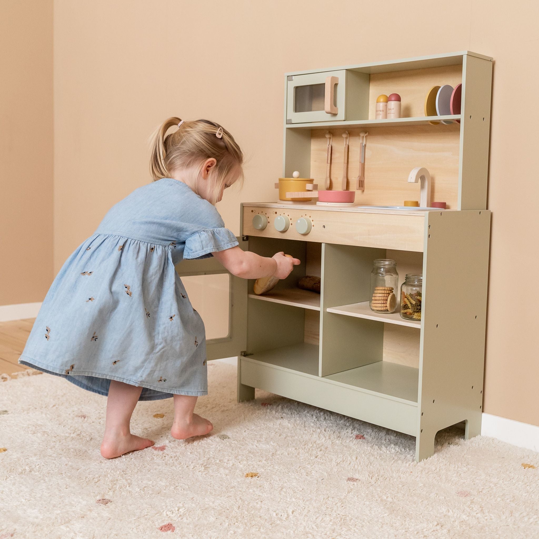 Little Dutch Wooden Kitchen