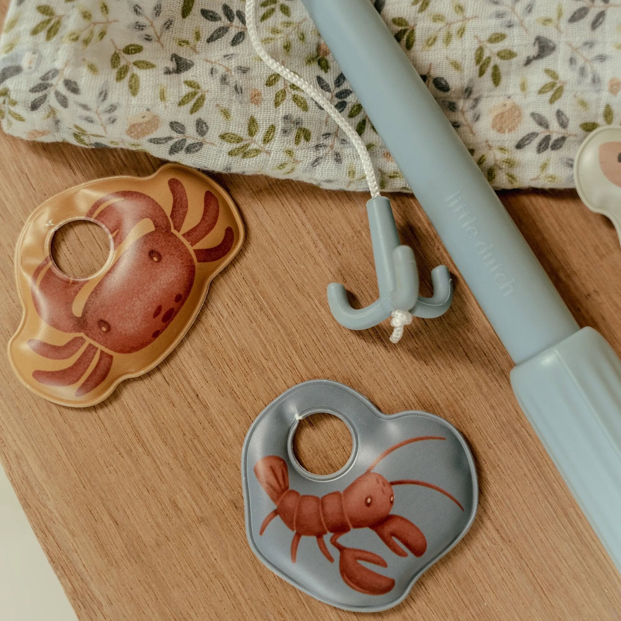 Little Dutch Bath fishing game- Blue