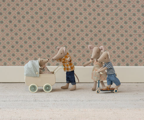 Maileg Pram with baby mouse - Mint (New 2025)