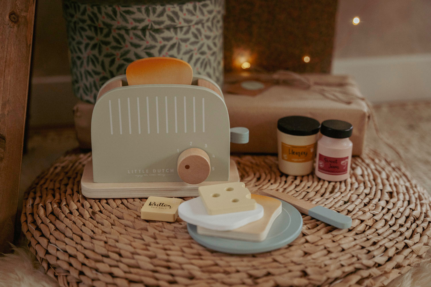 Little Dutch Wooden Toaster Set