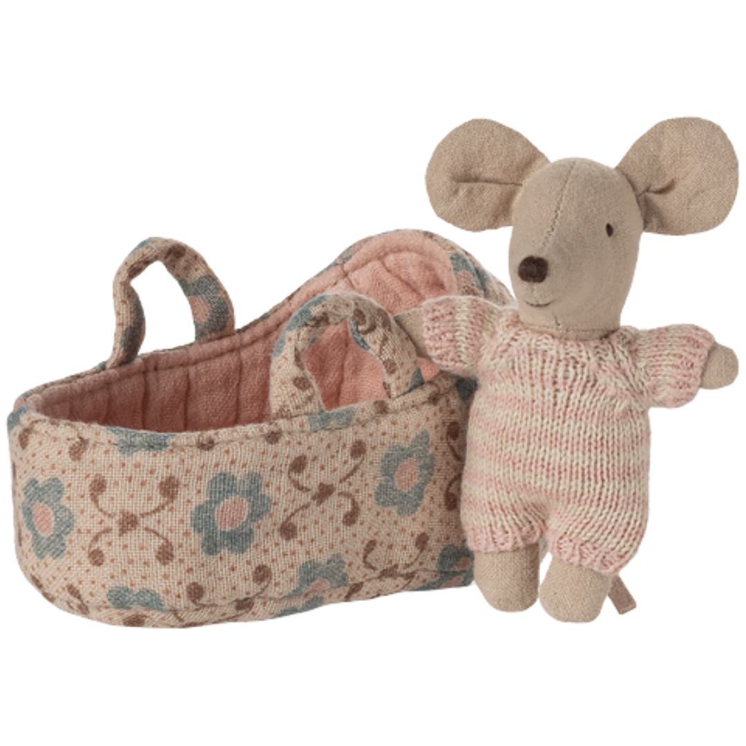 Maileg Baby mouse in carry cot - Rose (New 2025)