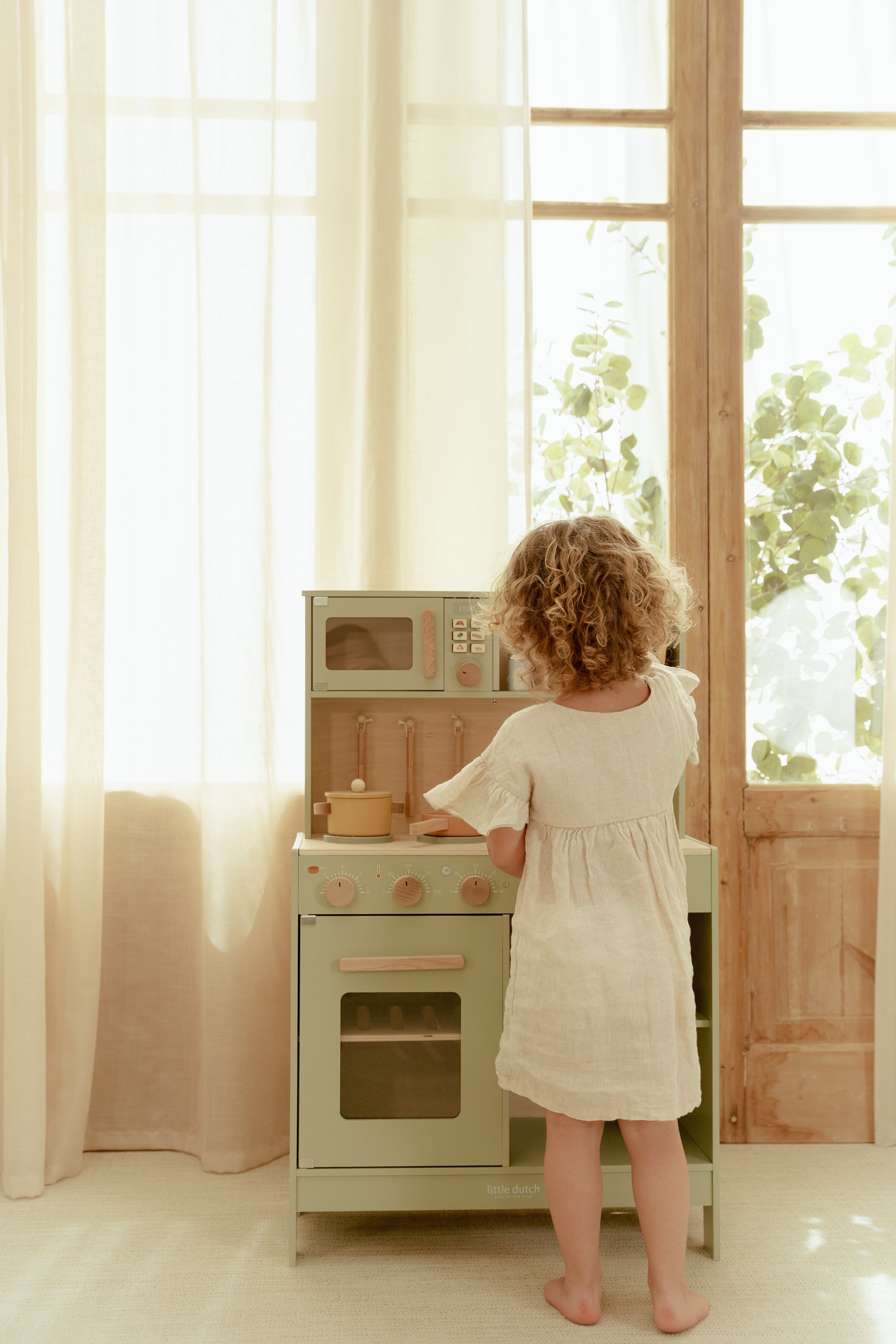 Little Dutch Mint Kitchen